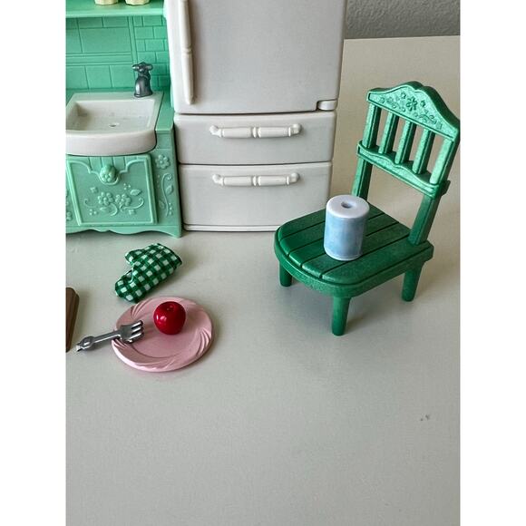 Kitchen Green White Calico Critters Sylvanian Families Mixed Accessory Toy Lot - Picture 5 of 7